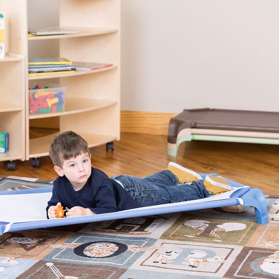 Znz coloré enfants de la maternelle en plastique enfants lit enfants lits de garderie
